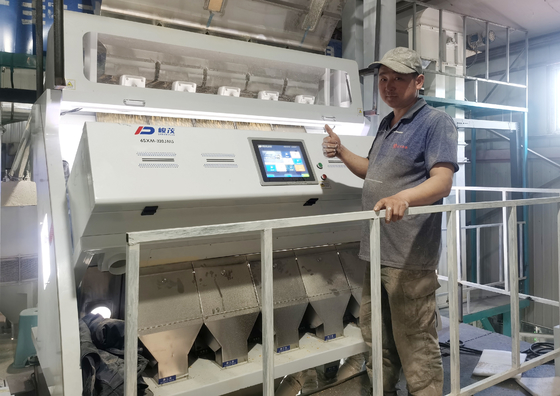 Độ chính xác cao 5400 pixel CCD Rice Sorter 220V / 50HZ Phân loại Kw Điện